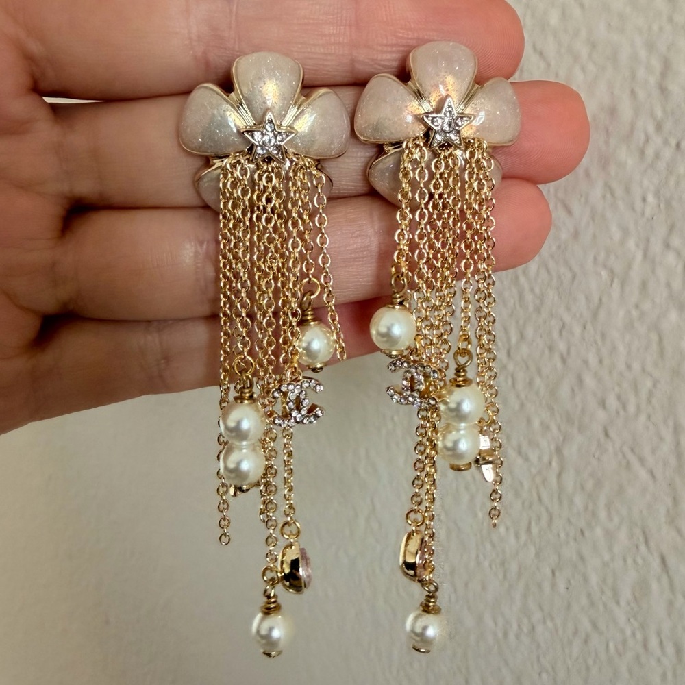Chanel Pearl & Crystals Pendant Earrings 🌸✨ - Picture 3 of 12